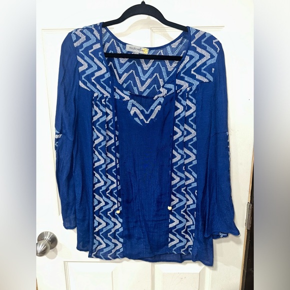 Figueroa & Fig Embroidered Top Large - Picture 1 of 2